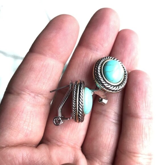 Turquoise Necklace and Earrings Jewelry Set - Picture 3 of 3